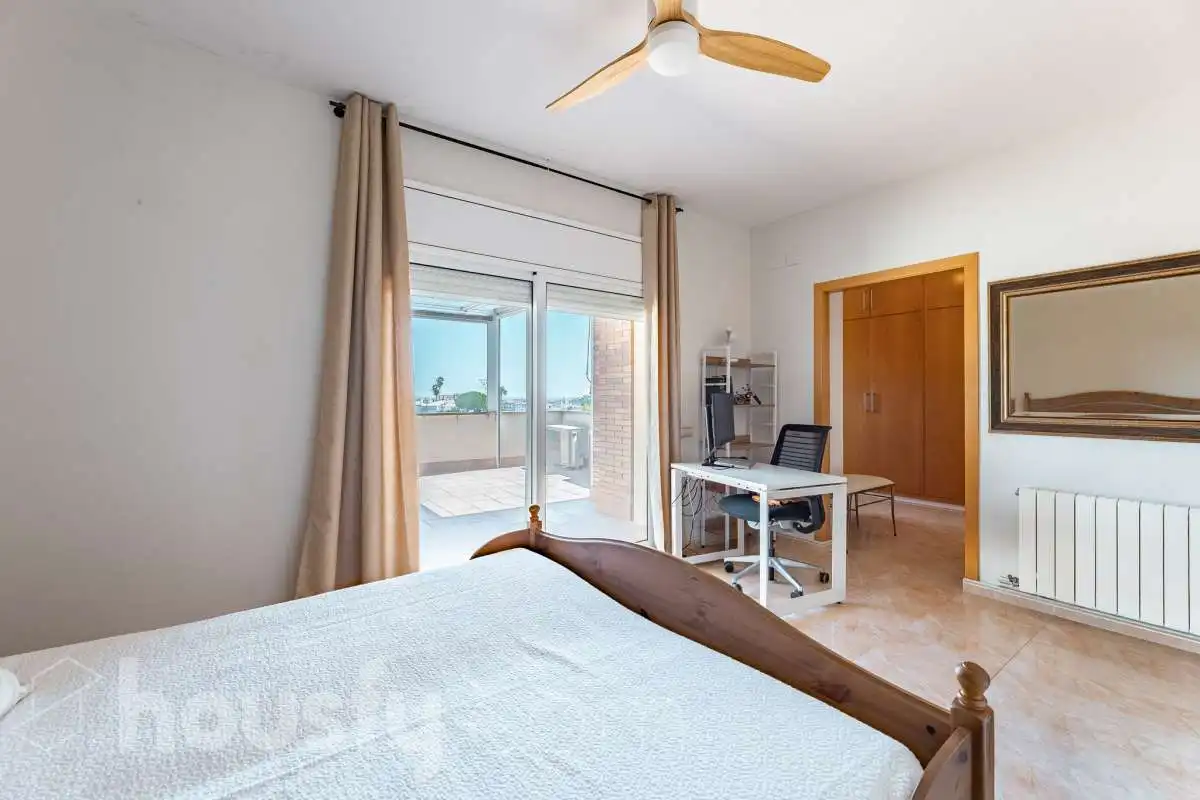 Habitación de Casa o chalet en venta en Calafell con Aire acondicionado, Calefacción y Jardín privado