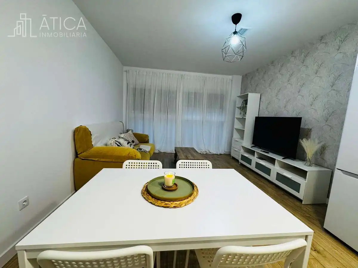 Sala d'estar de Apartament de lloguer en Salamanca amb Aire condicionat, Calefacció i Moblat