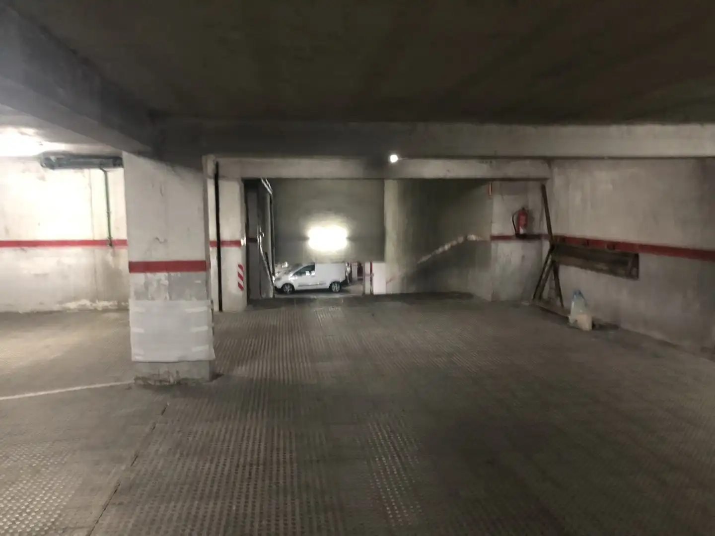 Aparcament de Pis en venda en Segovia amb Calefacció, Piscina i Moblat