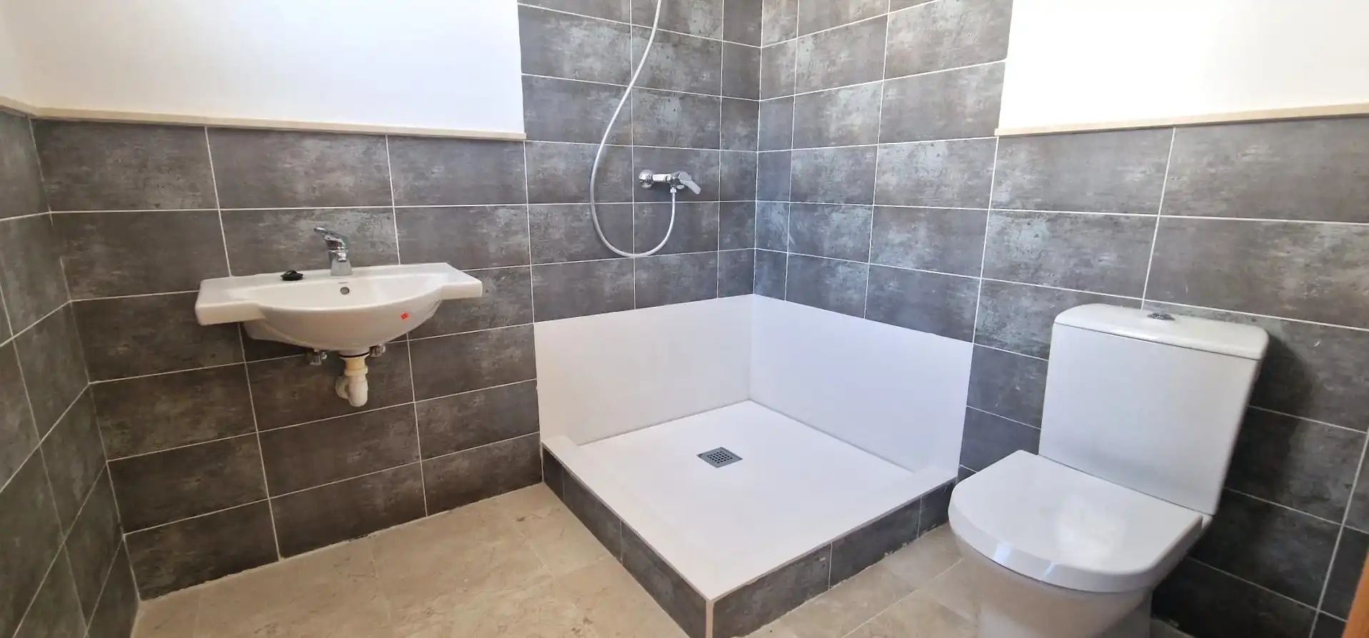 Badezimmer von Einfamilien-Reihenhaus zum Verkauf in Cártama mit Privatgarten und Terrasse