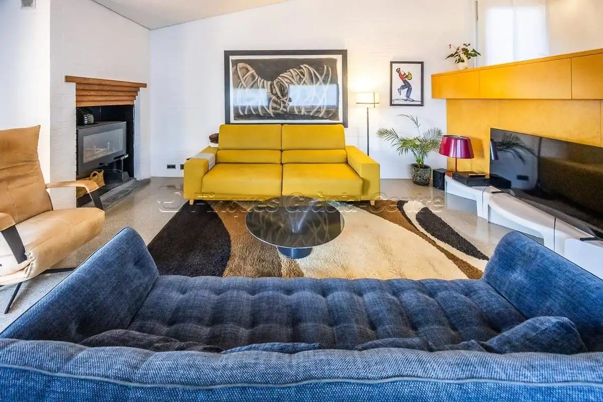 Sala d'estar de Casa o xalet en venda en Castellar del Vallès amb Calefacció, Jardí privat i Terrassa