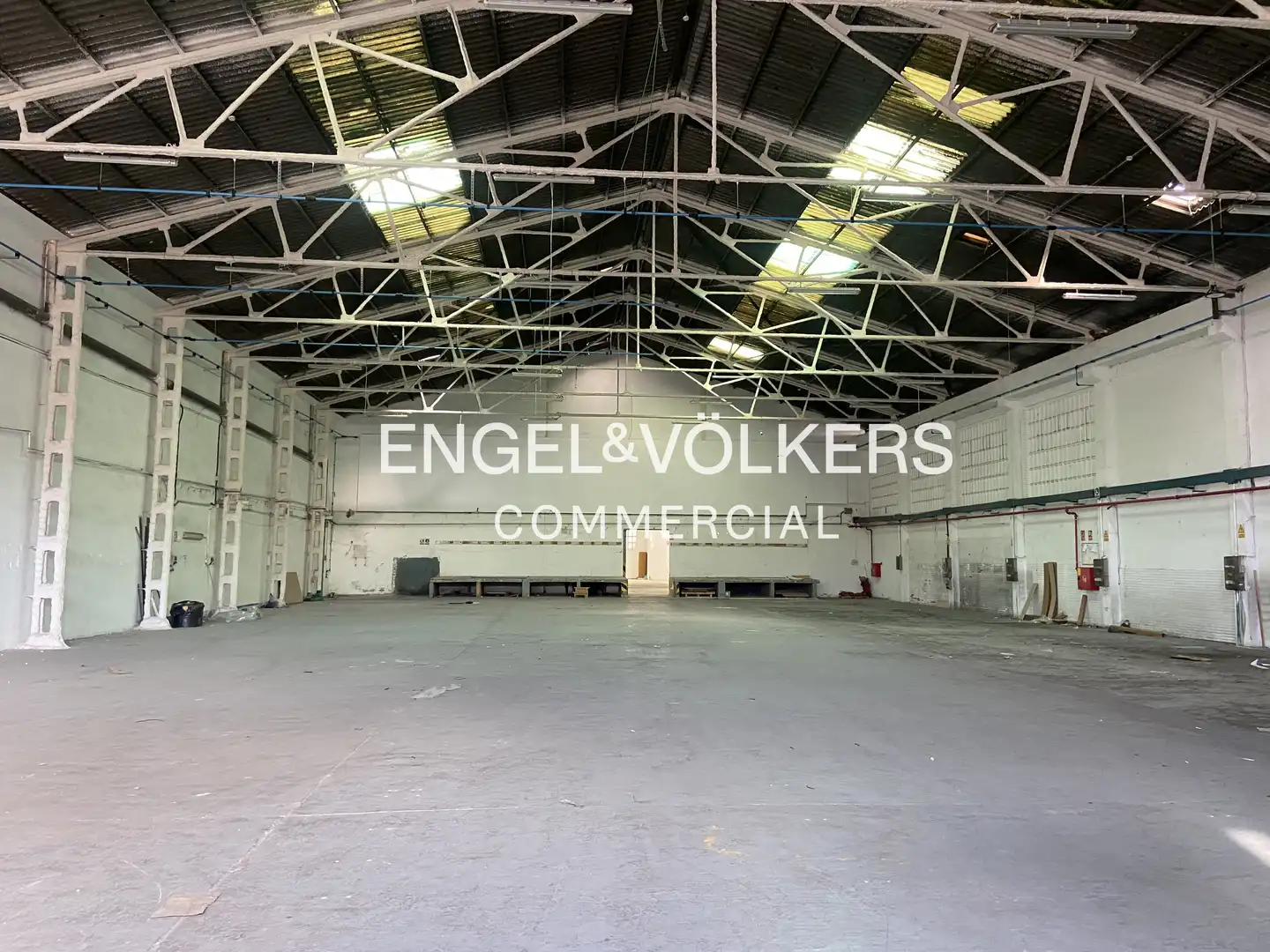 Exterior view of Industrial buildings for rent in L'Hospitalet de Llobregat