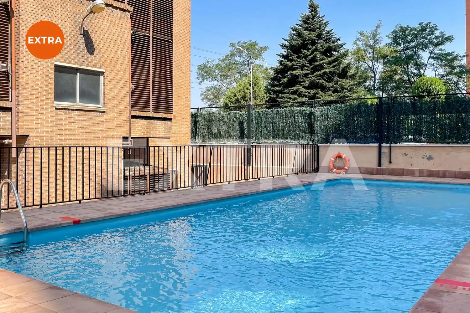 Piscina de Pis en venda en Madrid amb Calefacció, Parquet i Piscina comunitària