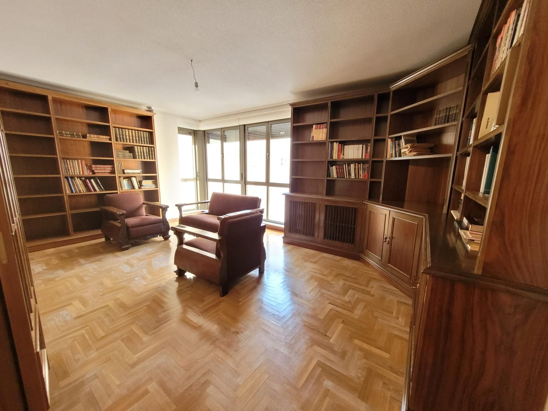 Living room of Flat for sale in Salamanca Capital  with Heating, Parquet flooring and Balcony