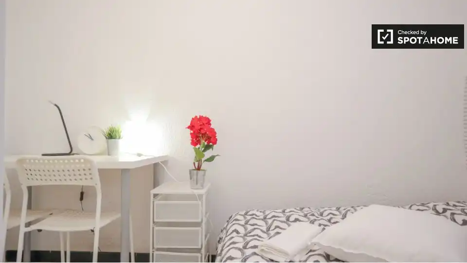 Room in Opañel