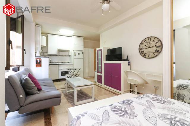 Piso en Venta en Calle de Ferroviarios en Almendrales