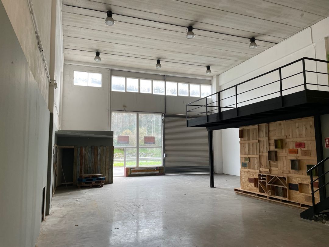 Industrial buildings to rent in Villabona