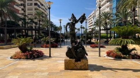 Foto 2 de Piso en venta en Calle Miguel Cano, 1, Playa Bajadilla - Puertos, Marbella