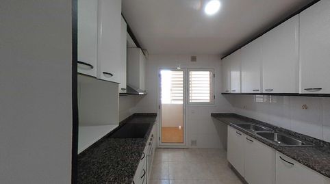 Foto 3 de Piso en venta en Carrer Afores Les, Can Clos - Pinetons, Ripollet