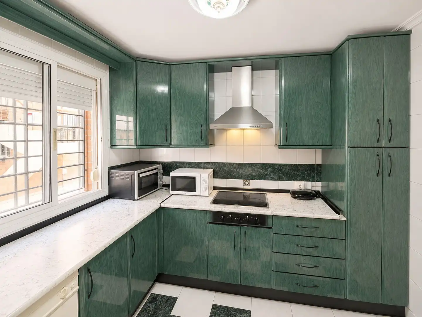 Kitchen of Duplexes for sale in Sevilla  with Air Conditioner and Terrace