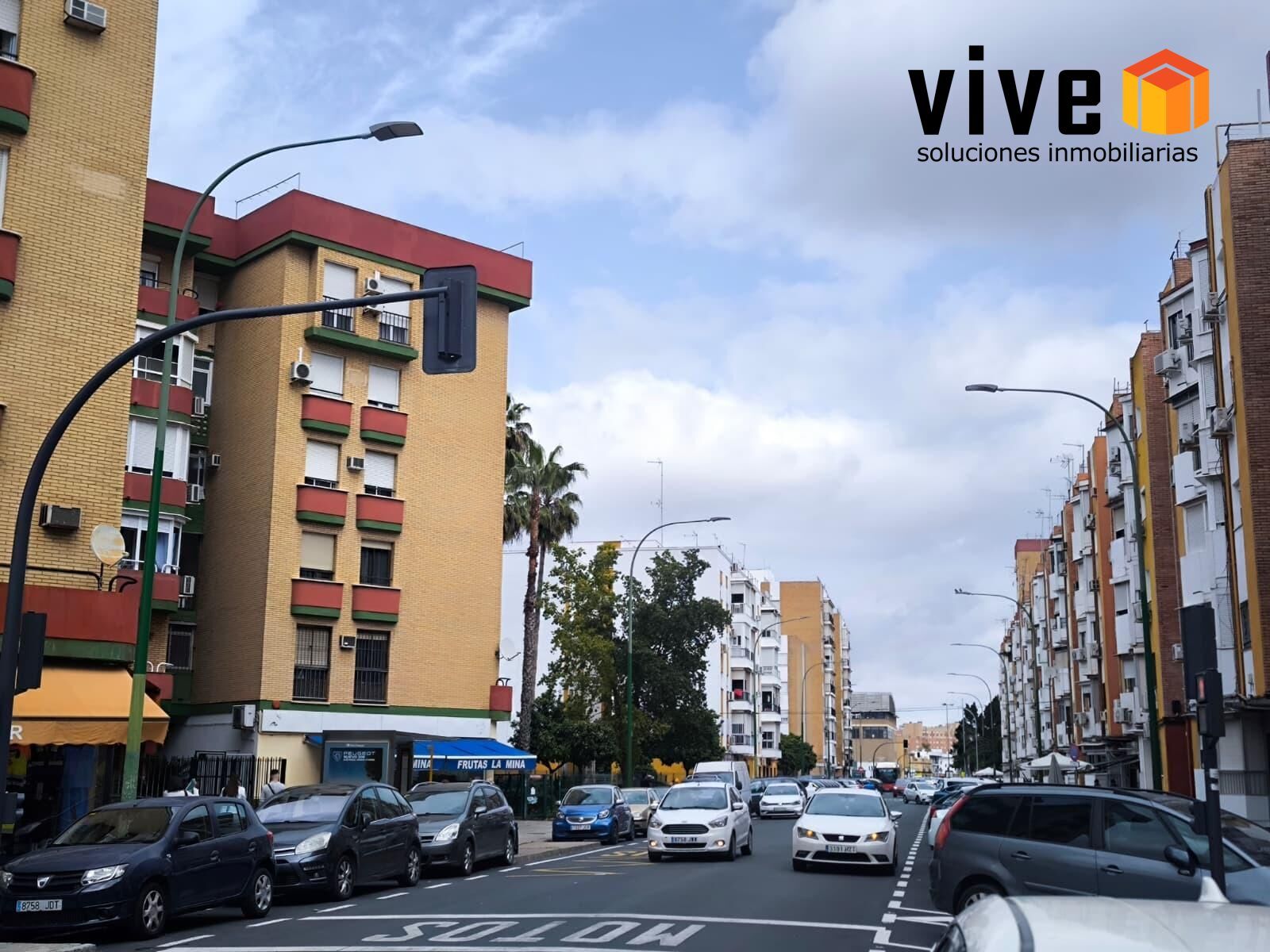 Exterior view of Flat for sale in  Sevilla Capital  with Air Conditioner and Terrace