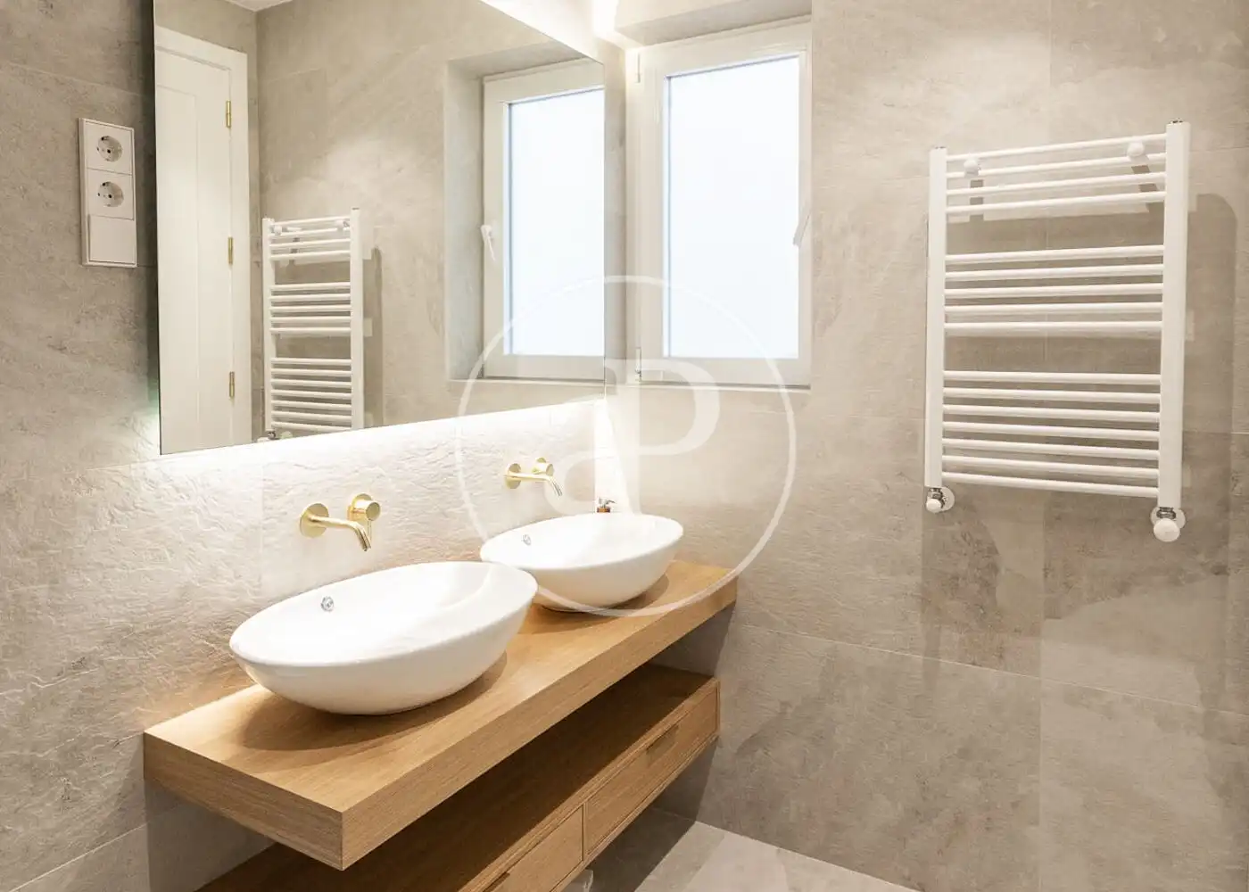 Baño de Piso en venta en Madrid con Aire acondicionado, Calefacción y Amueblado