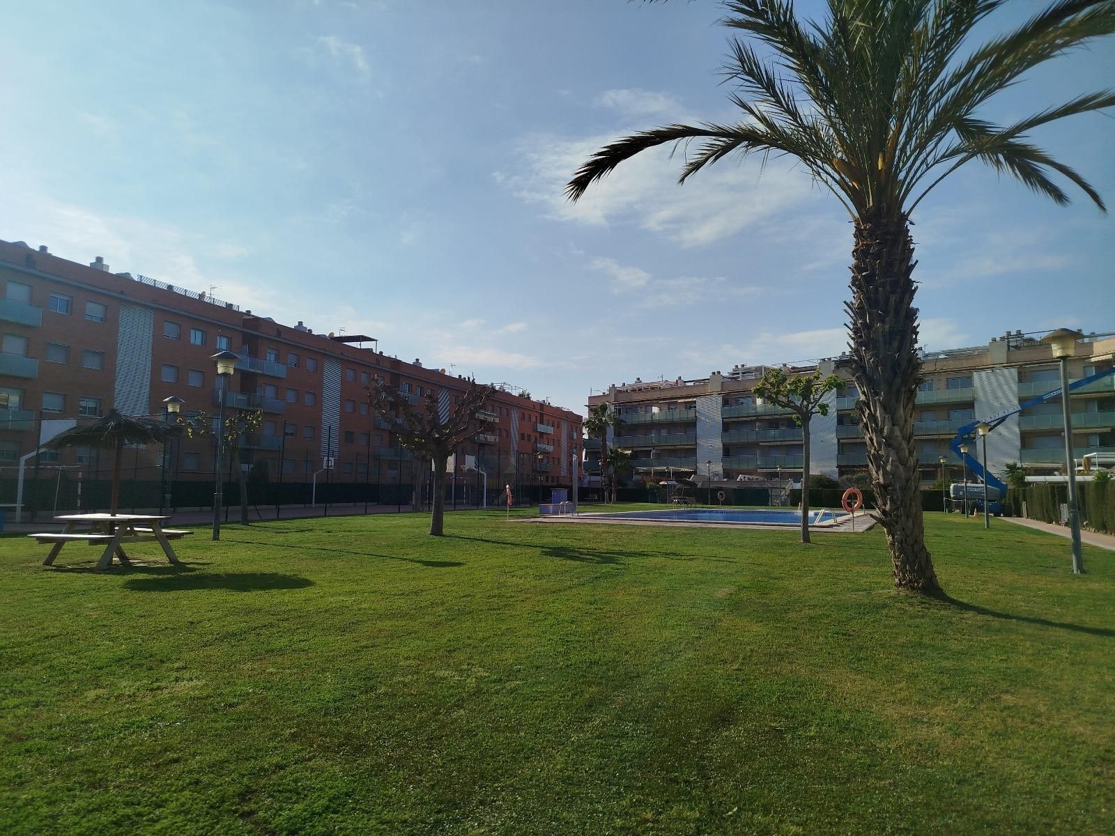 Piscina de Pis en venda en Cubelles amb Calefacció, Jardí privat i Terrassa