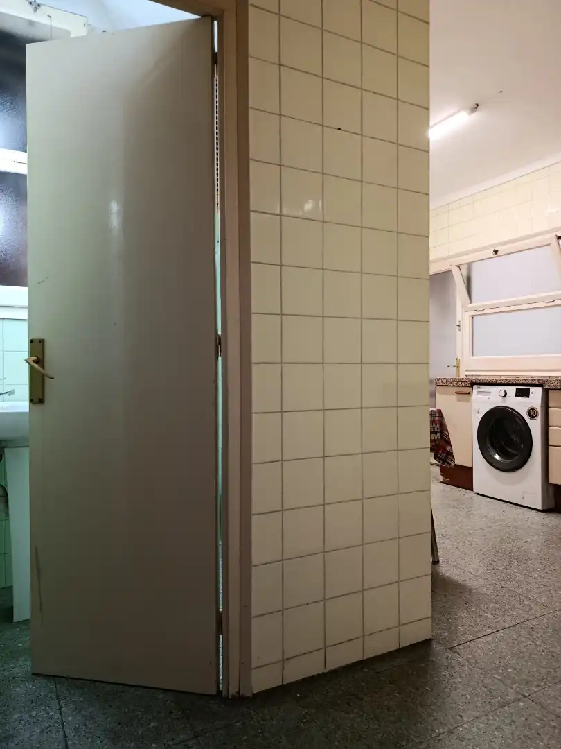 Badezimmer von Wohnung zum Verkauf in Girona mit Heizung, Terrasse und Balkon