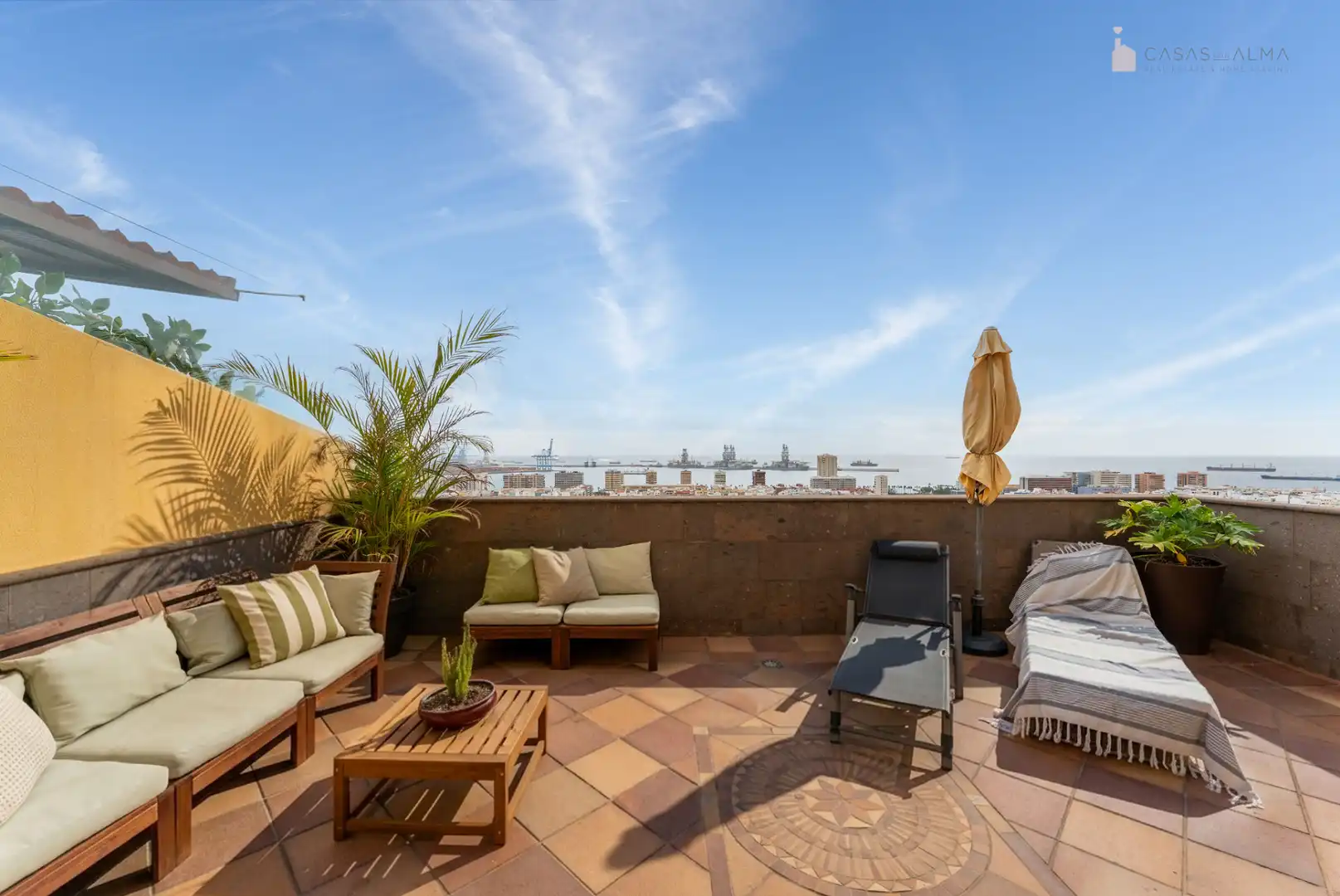 Terrassa de Casa adosada en venda en Las Palmas de Gran Canaria amb Aire condicionat, Parquet i Terrassa