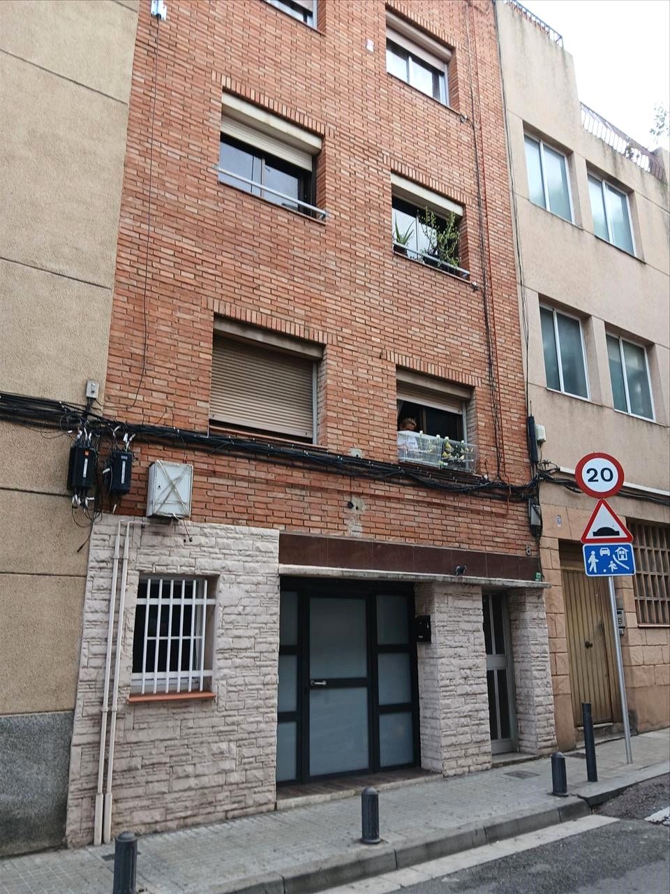 Vista exterior de Pis en venda en Santa Coloma de Gramenet