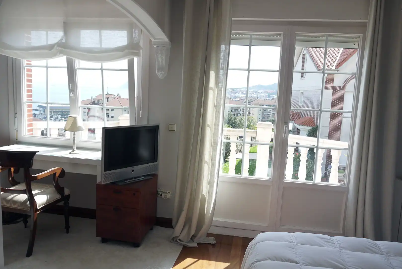 Schlafzimmer von Einfamilien-Reihenhaus zum Verkauf in Castro-Urdiales mit Heizung, Terrasse und Abstellraum