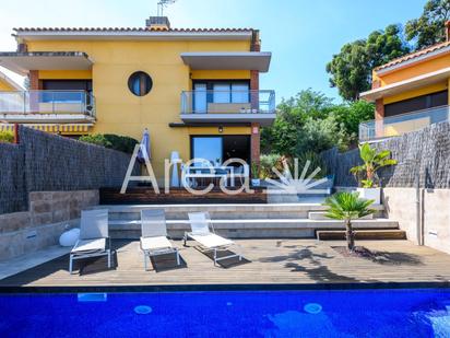 Exterior view of House or chalet for sale in Sant Vicenç de Montalt  with Air Conditioner, Terrace and Swimming Pool