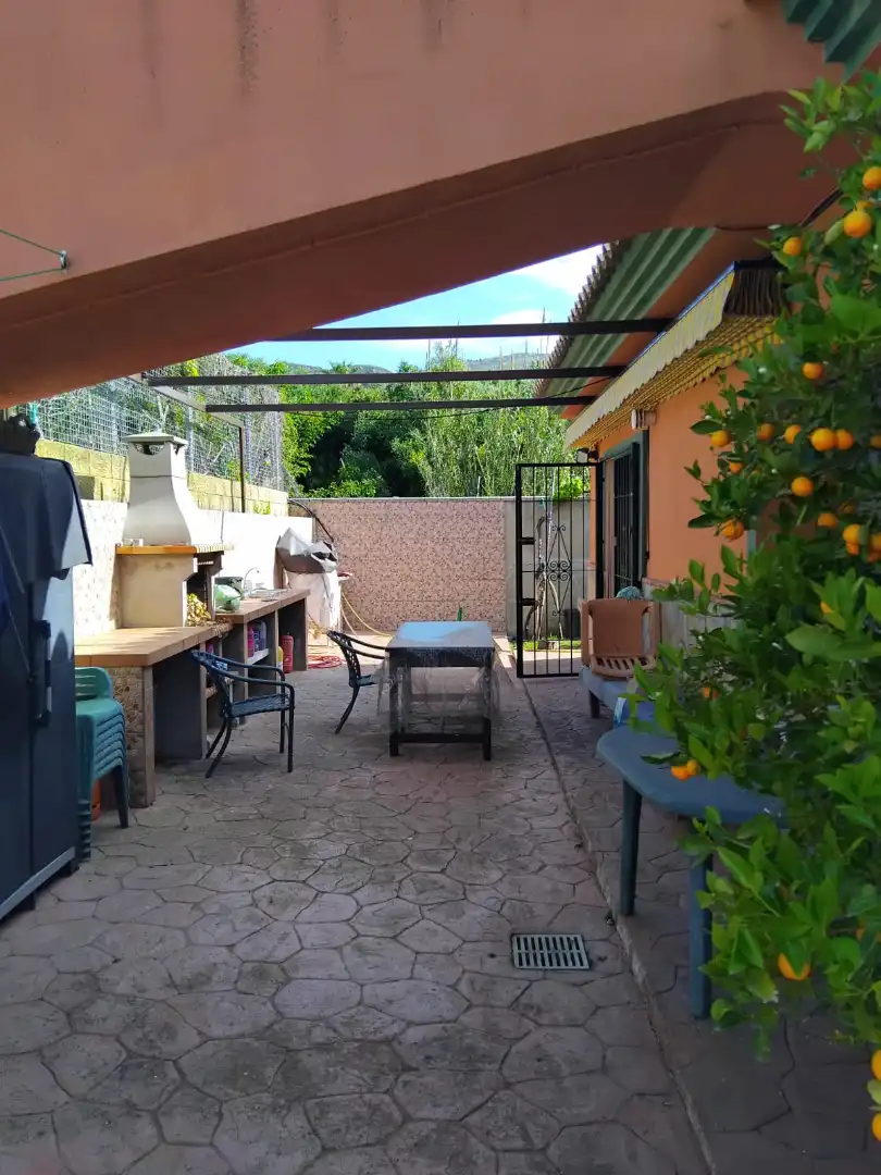 Terrassa de Casa o xalet en venda en Tarifa amb Aire condicionat, Jardí privat i Parquet