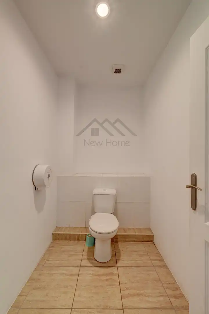 Baño de Local de alquiler en Llíria con Aire acondicionado