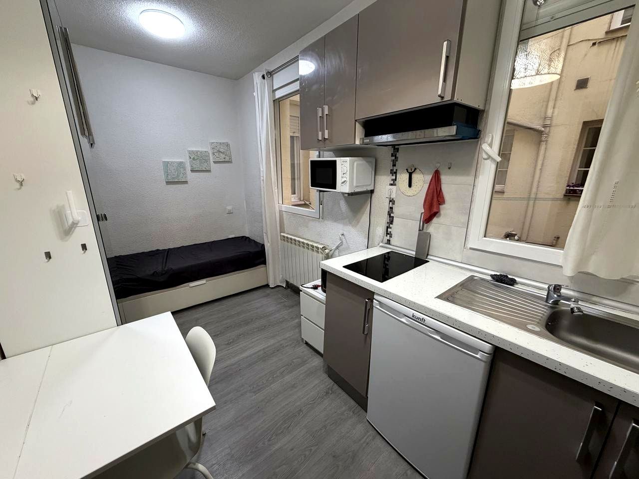 Dormitori de Estudi de lloguer en  Madrid Capital amb Calefacció, Moblat i Internet