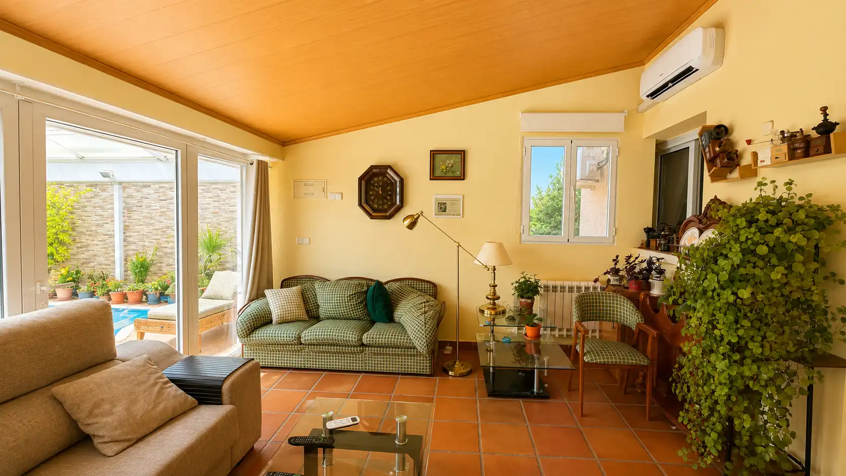 Living room of Houses for sale in San Lorenzo de El Escorial  with Air Conditioner, Heating and Private garden