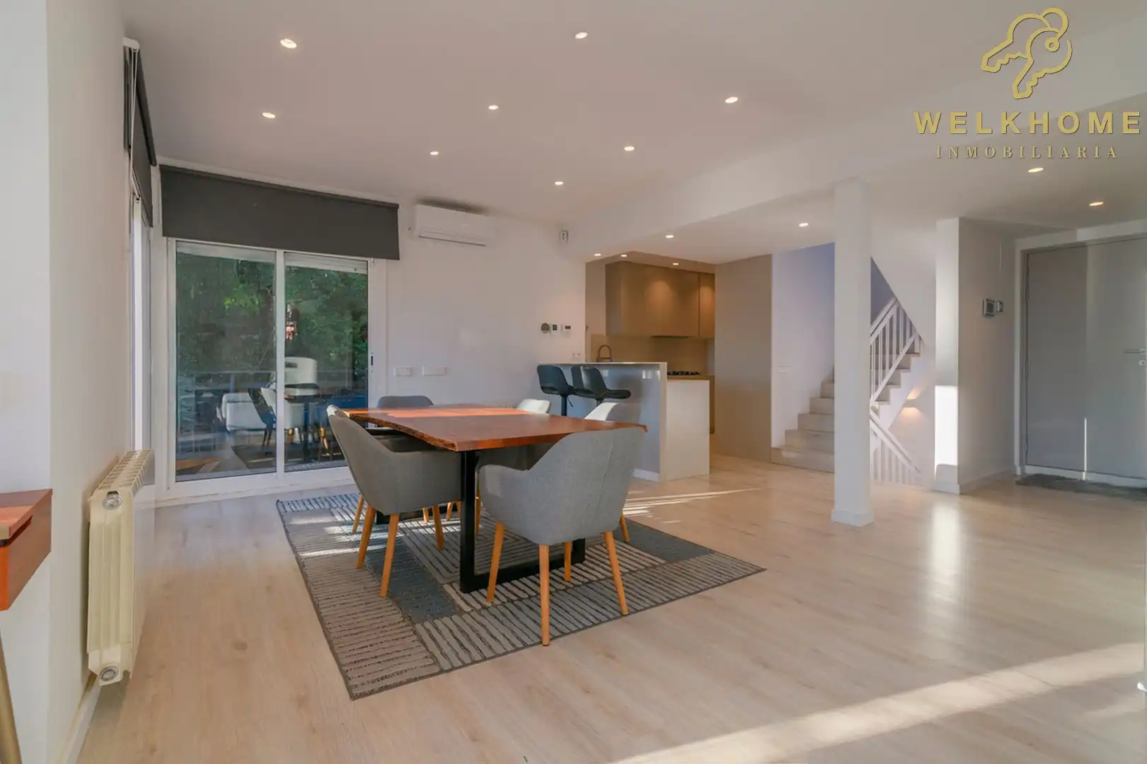Comedor de Casa o chalet de alquiler en Castelldefels con Aire acondicionado, Calefacción y Jardín privado