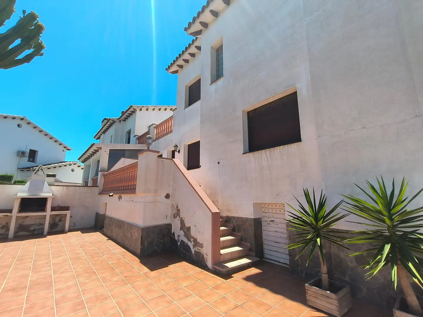 Exterior view of Houses for sale in Roda de Berà, Tarragona