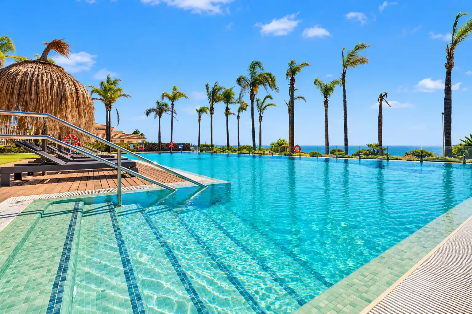 Apartamento con piscina en venta en El Faro de Calaburra - Chaparral, imagen 3