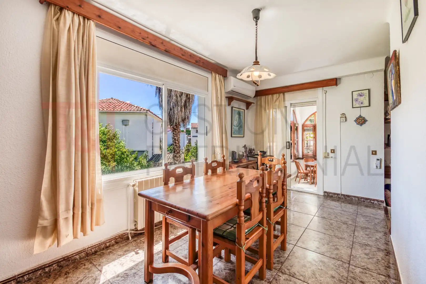 Comedor de Casa o chalet en venta en Pineda de Mar con Aire acondicionado, Calefacción y Jardín privado