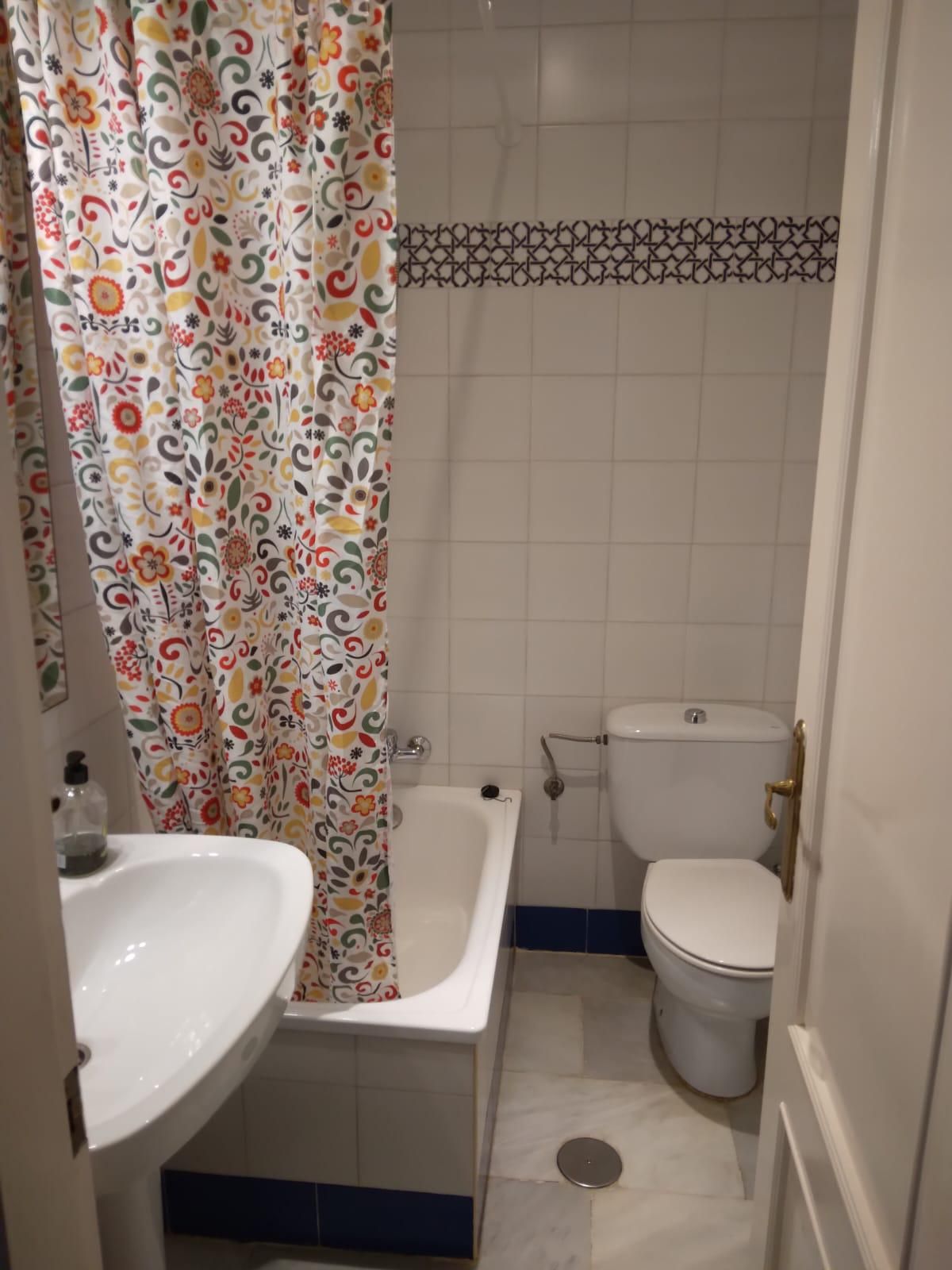 Baño de Dúplex en venta en Chiclana de la Frontera con Aire acondicionado, Jardín privado y Terraza