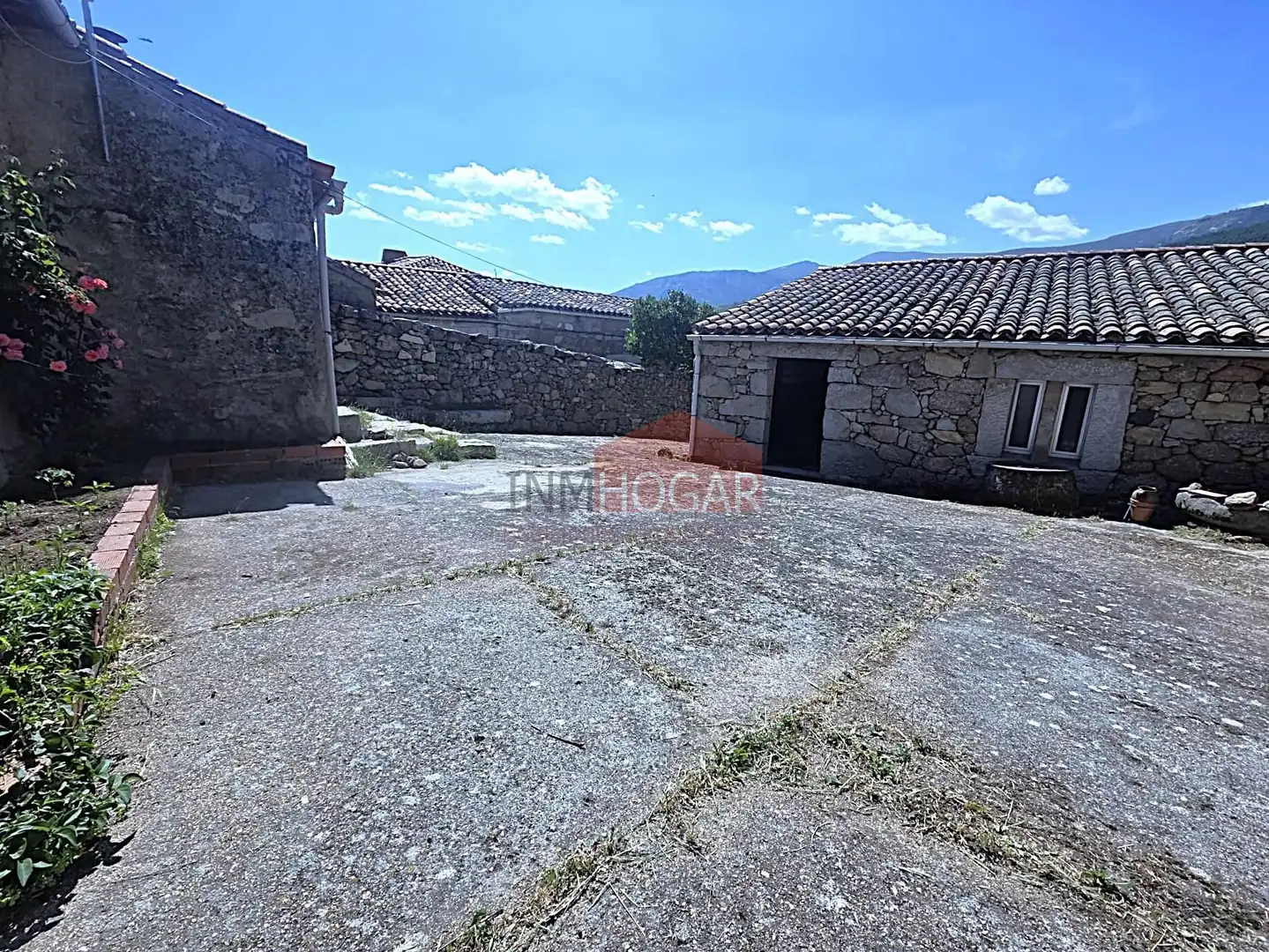 Vista exterior de Casa o chalet en venta en Villatoro con Amueblado