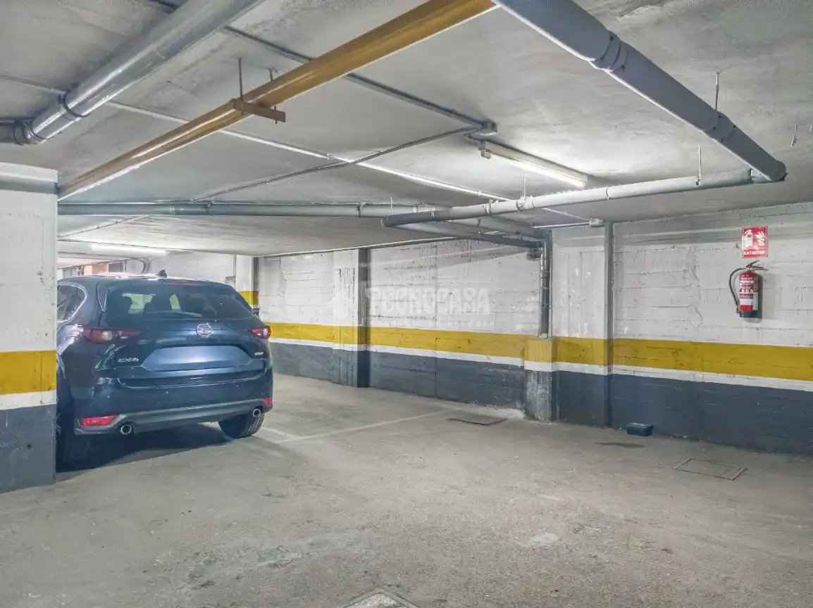 Parking de Piso en venta en Madrid con Aire acondicionado, Calefacción y Terraza