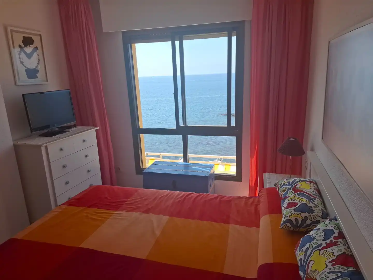 Habitación de Apartamento de alquiler en Benalmádena con Terraza, Amueblado y Piscina comunitaria