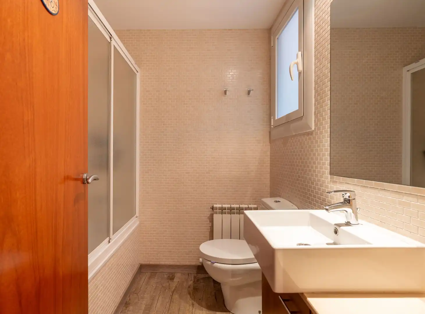 Badezimmer von Wohnung zum Verkauf in Sant Quirze del Vallès mit Klimaanlage, Heizung und Balkon