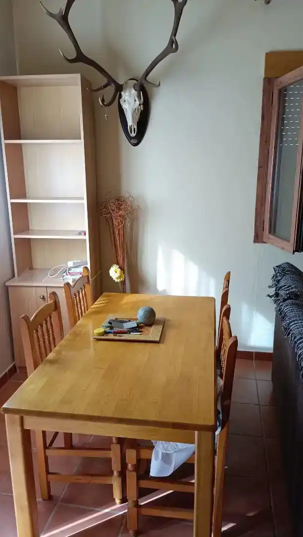 Menjador de Casa adosada en venda en Fresneda de la Sierra amb Moblat