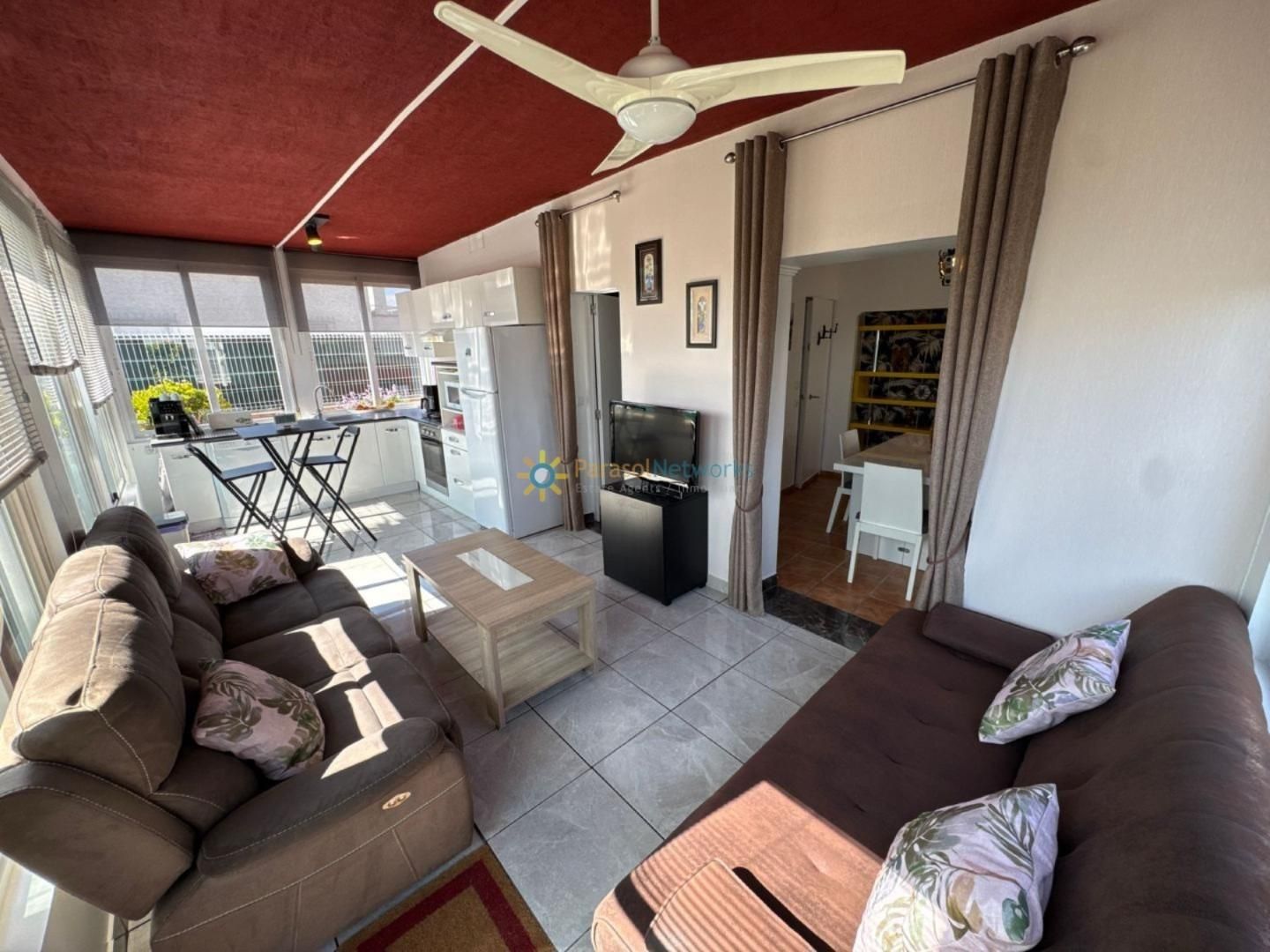 Sala d'estar de Casa o xalet en venda en Oliva amb Aire condicionat, Terrassa i Traster