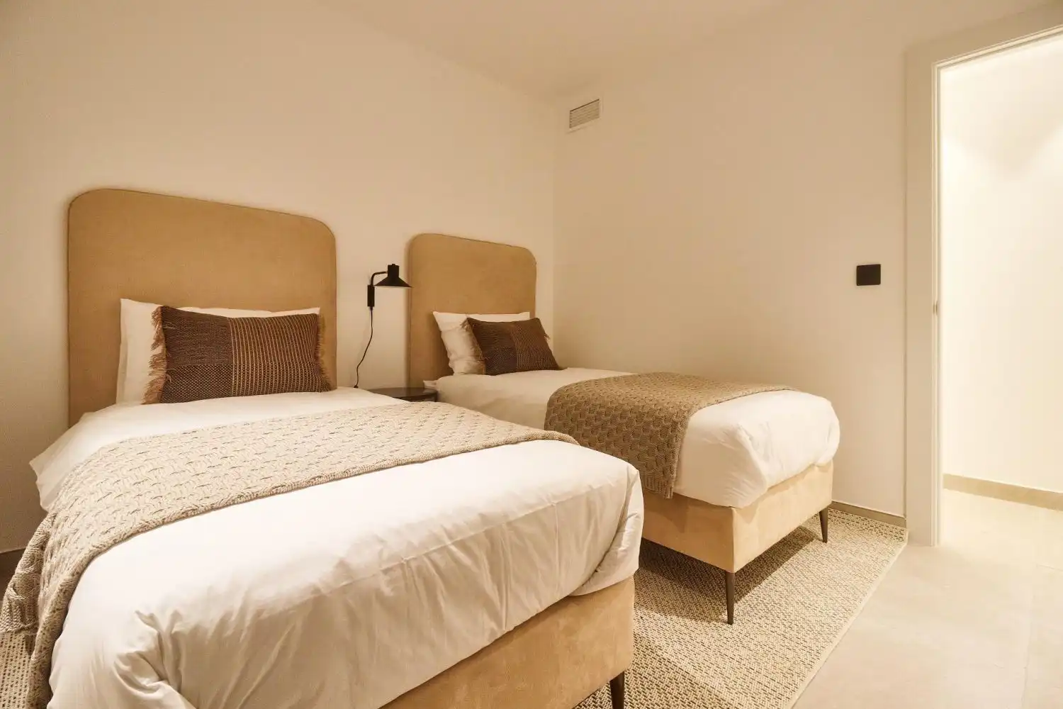 Apartamento con terraza en venta en Puerto Deportivo, imagen 33