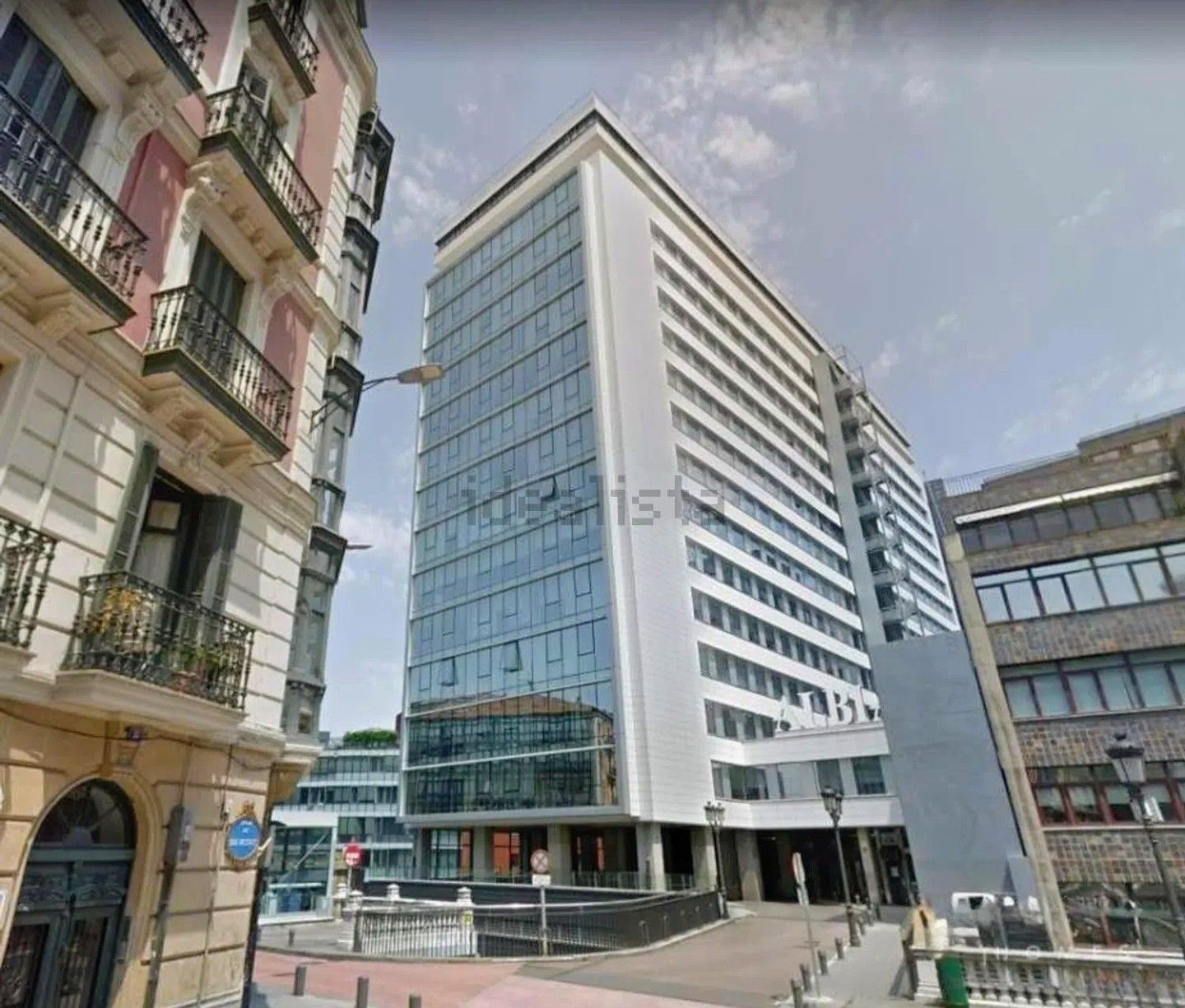 Vista exterior de Garatge en venda en Bilbao 