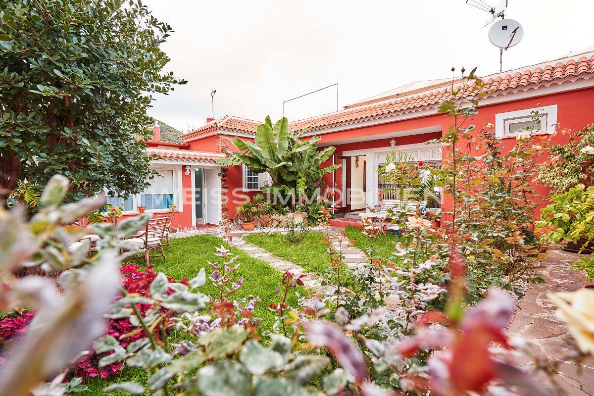 Single-family semi-detached for sale in Icod de los Vinos pueblo