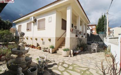Vista exterior de Casa o xalet en venda en Sant Jaume dels Domenys amb Calefacció, Jardí privat i Terrassa