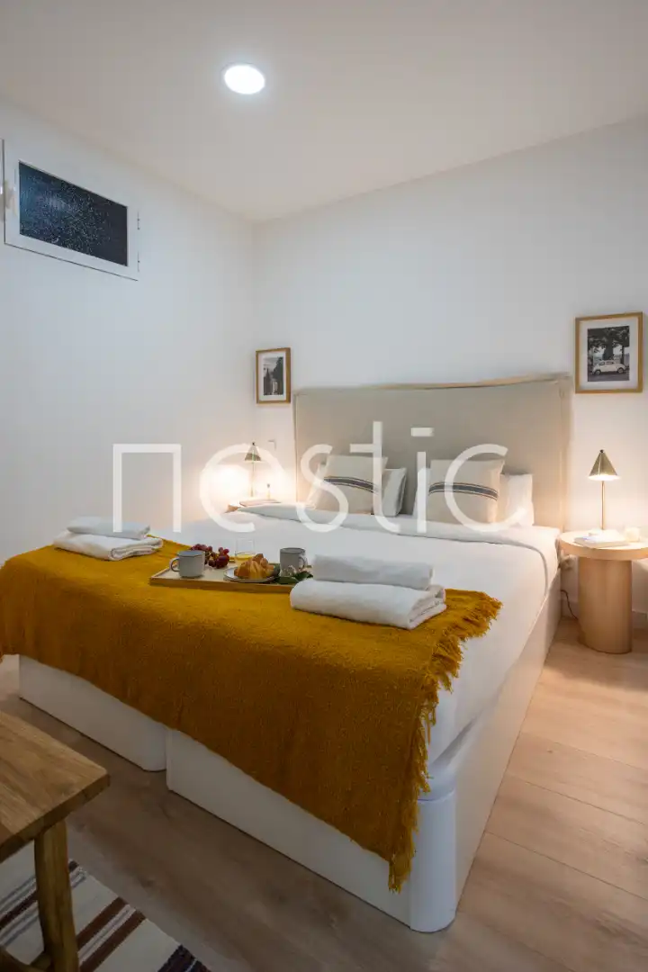 Habitación de Apartamento de alquiler en Madrid con Aire acondicionado, Calefacción y Amueblado
