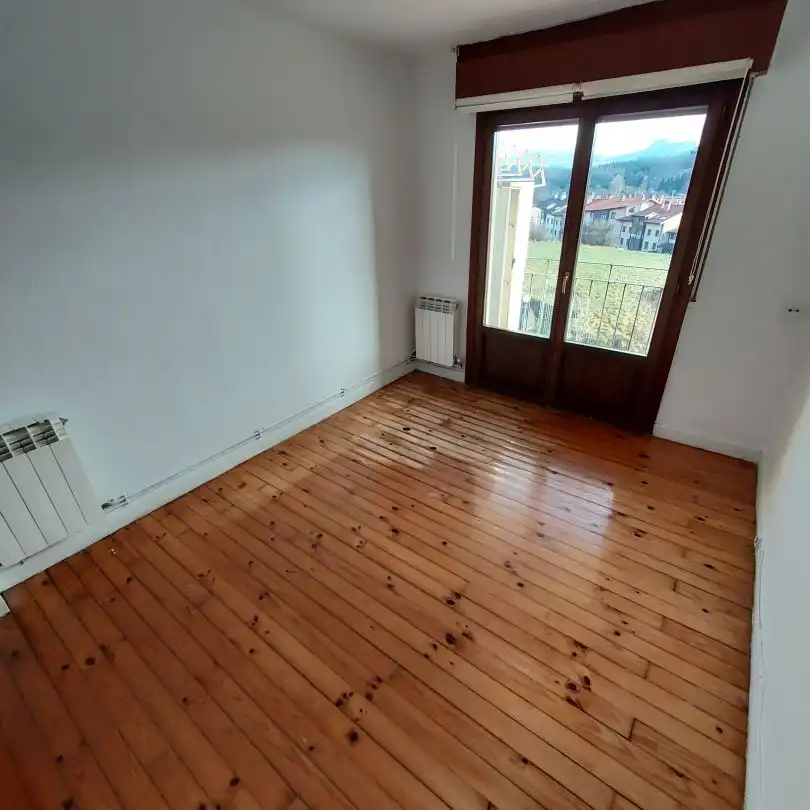 Habitación de Piso en venta en Otxandio con Calefacción y Balcón