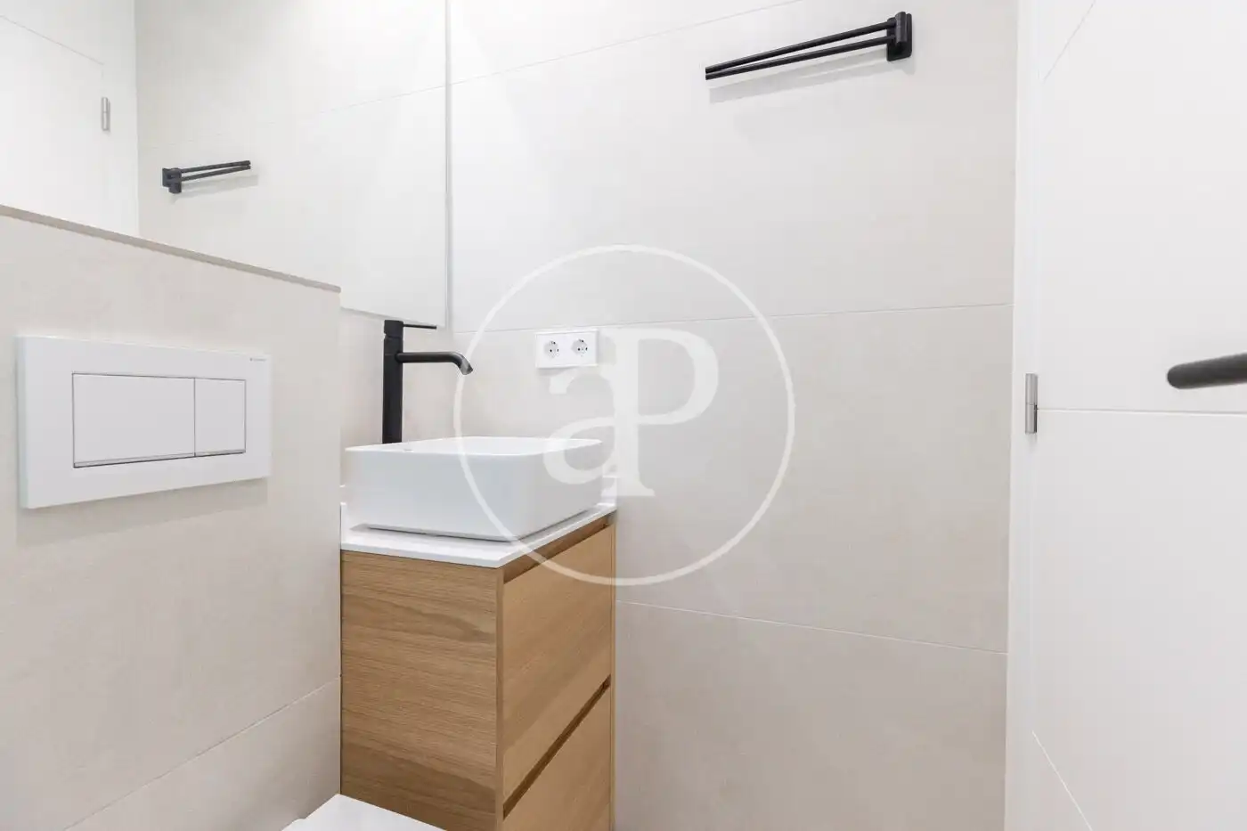 Badezimmer von Wohnung zum Verkauf in Andratx mit Klimaanlage, Heizung und Privatgarten