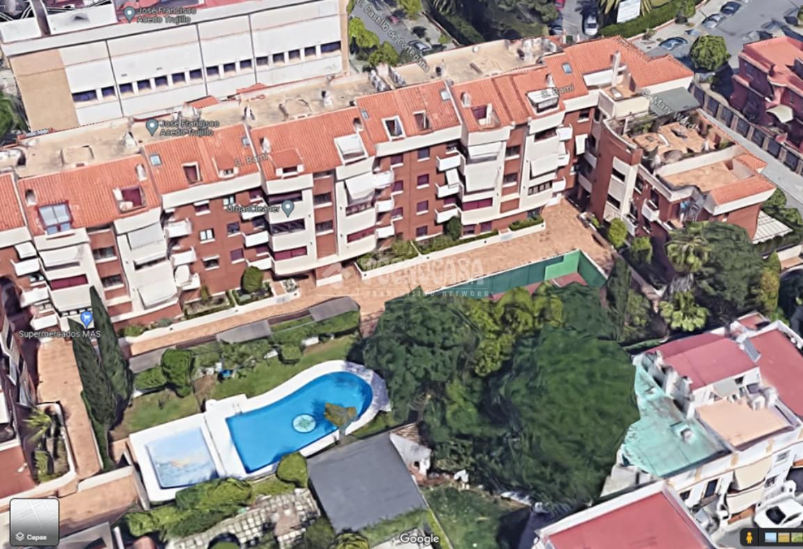 Vista exterior de Pis en venda en  Sevilla Capital amb Aire condicionat i Piscina comunitària