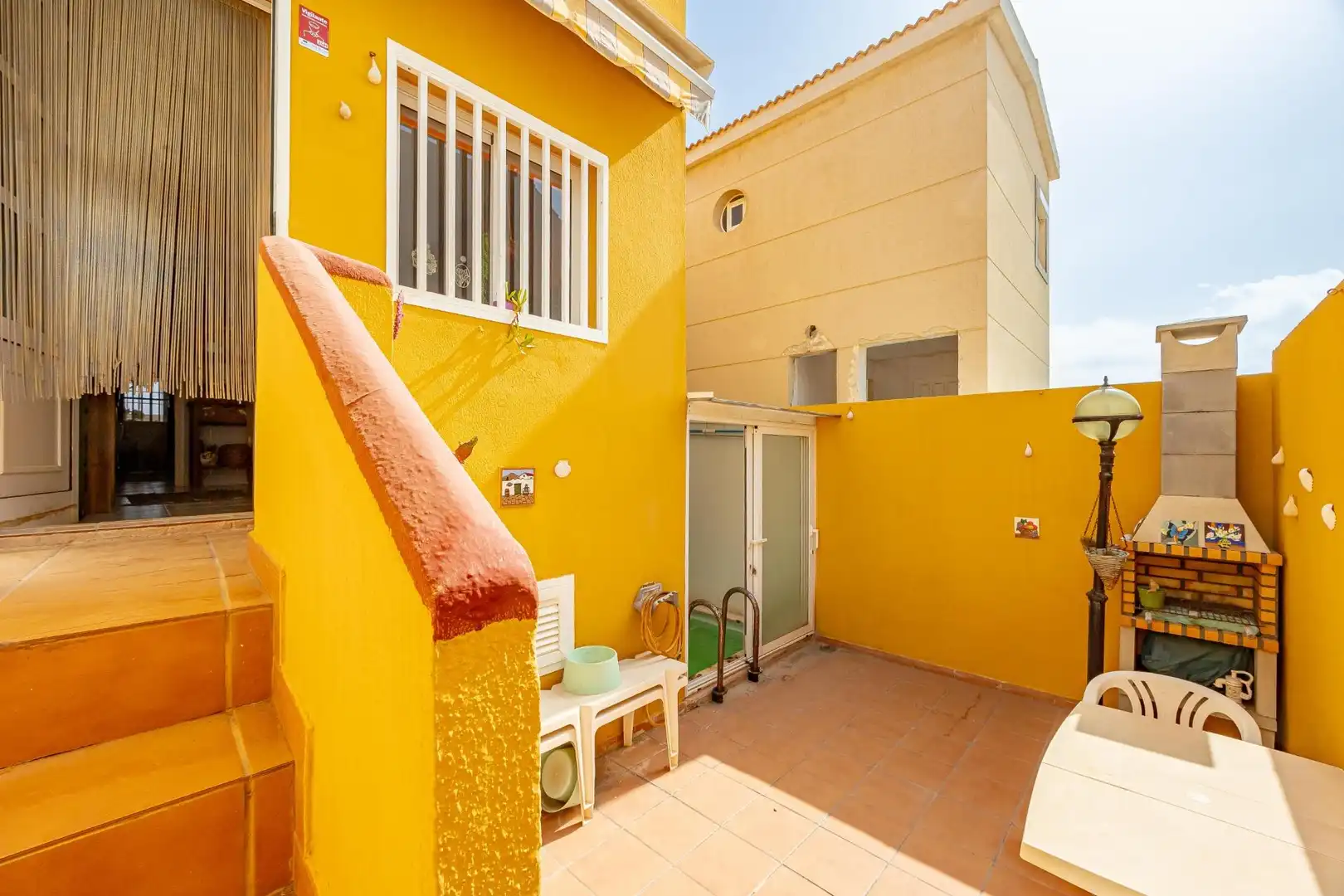 Vista exterior de Casa adosada en venta en Telde con Terraza, Trastero y Piscina