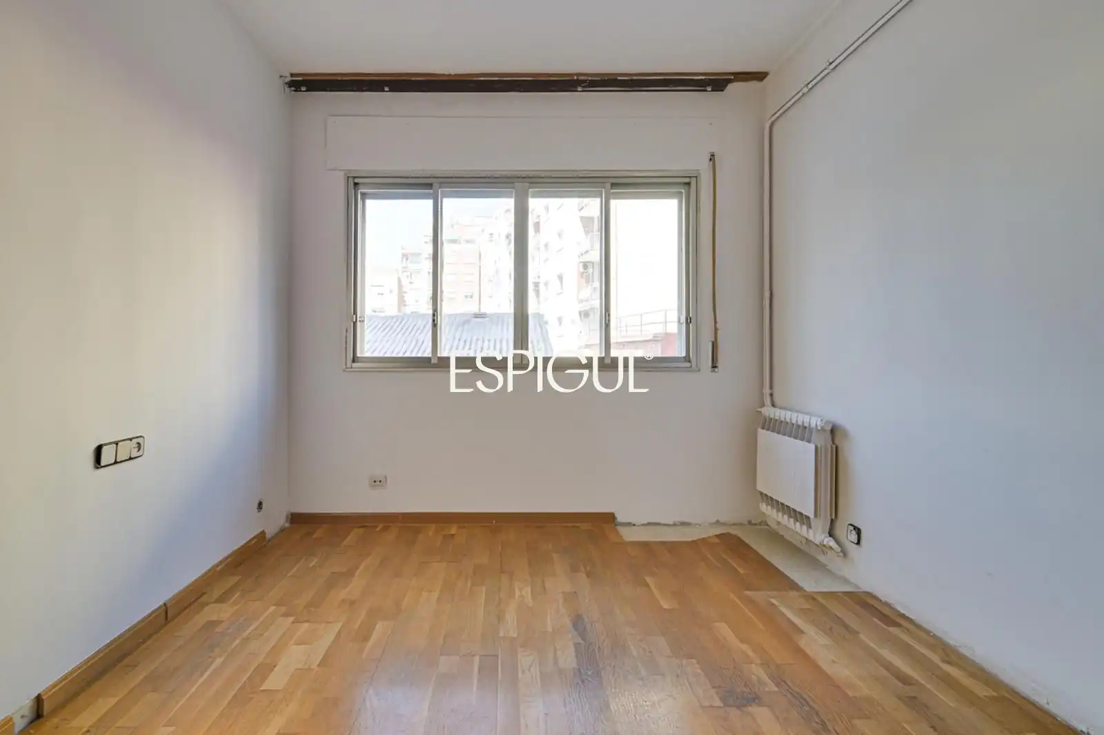 Habitación de Piso en venta en Barcelona con Calefacción, Parquet y Terraza