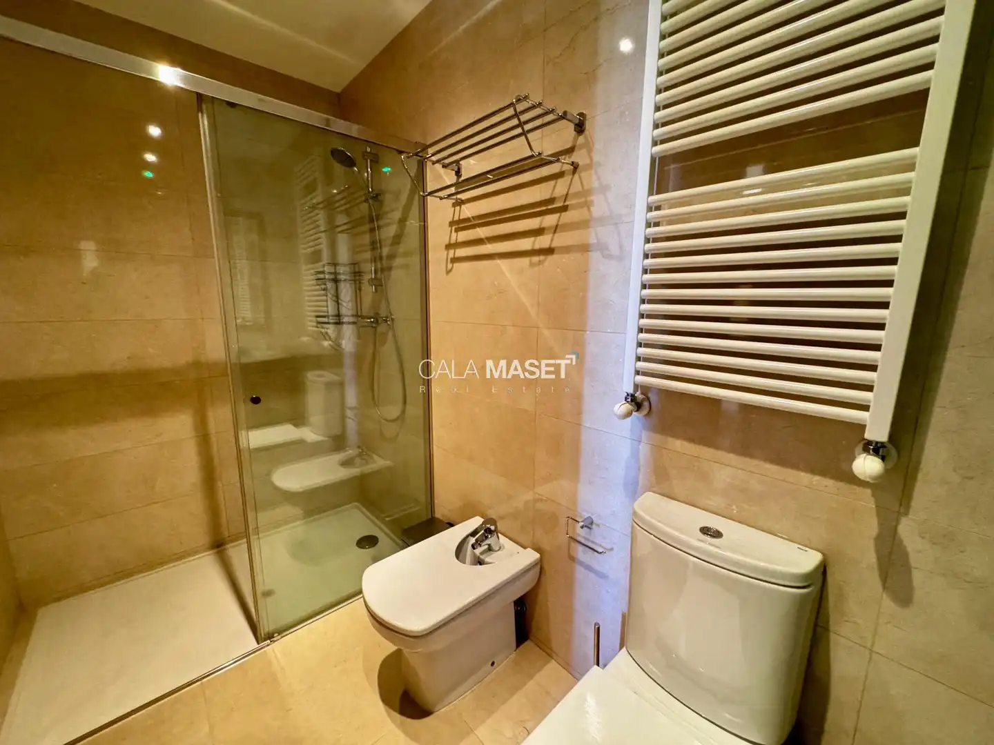 Badezimmer von Haus oder Chalet zum Verkauf in Calonge i Sant Antoni mit Heizung, Privatgarten und Terrasse