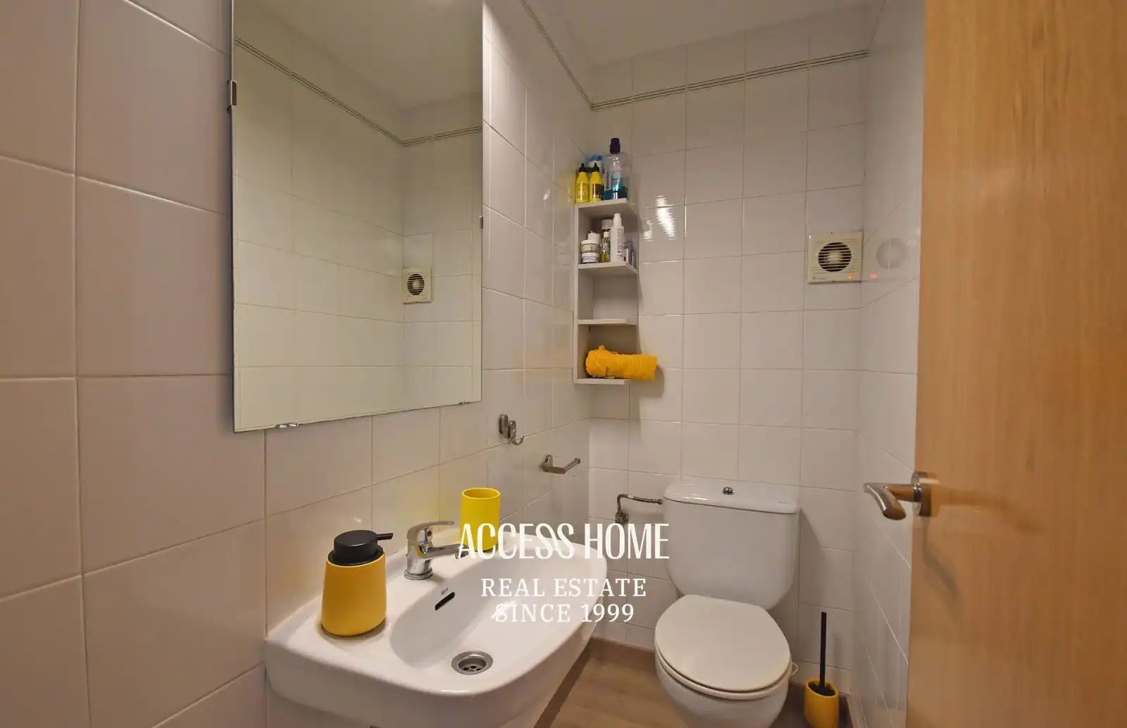 Bathroom of Houses for sale in Alella  with Air Conditioner, Heating and Swimming Pool