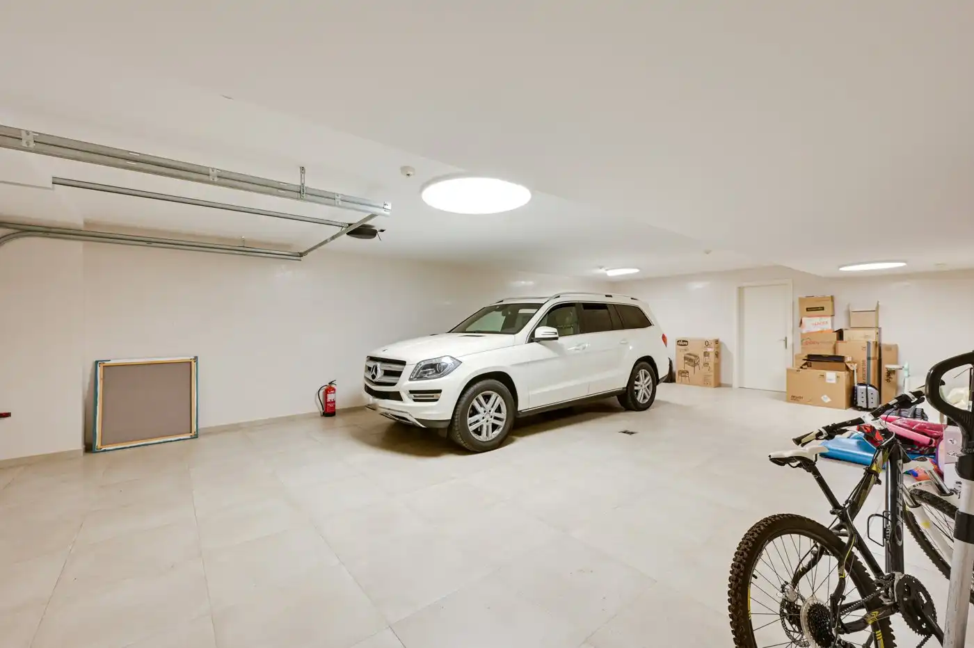 Parkplatz von Haus oder Chalet zum Verkauf in Lloret de Mar mit Klimaanlage, Heizung und Privatgarten